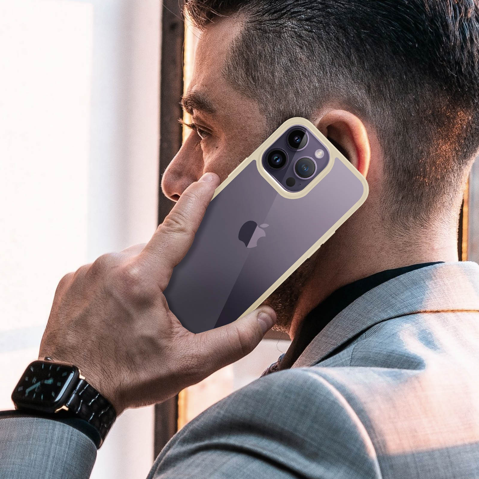 Coque Spigen iPhone 14 Pro Max Antichoc avec Dos Transparent Bord Sable  Beige, Série Ultra Hybrid - Français