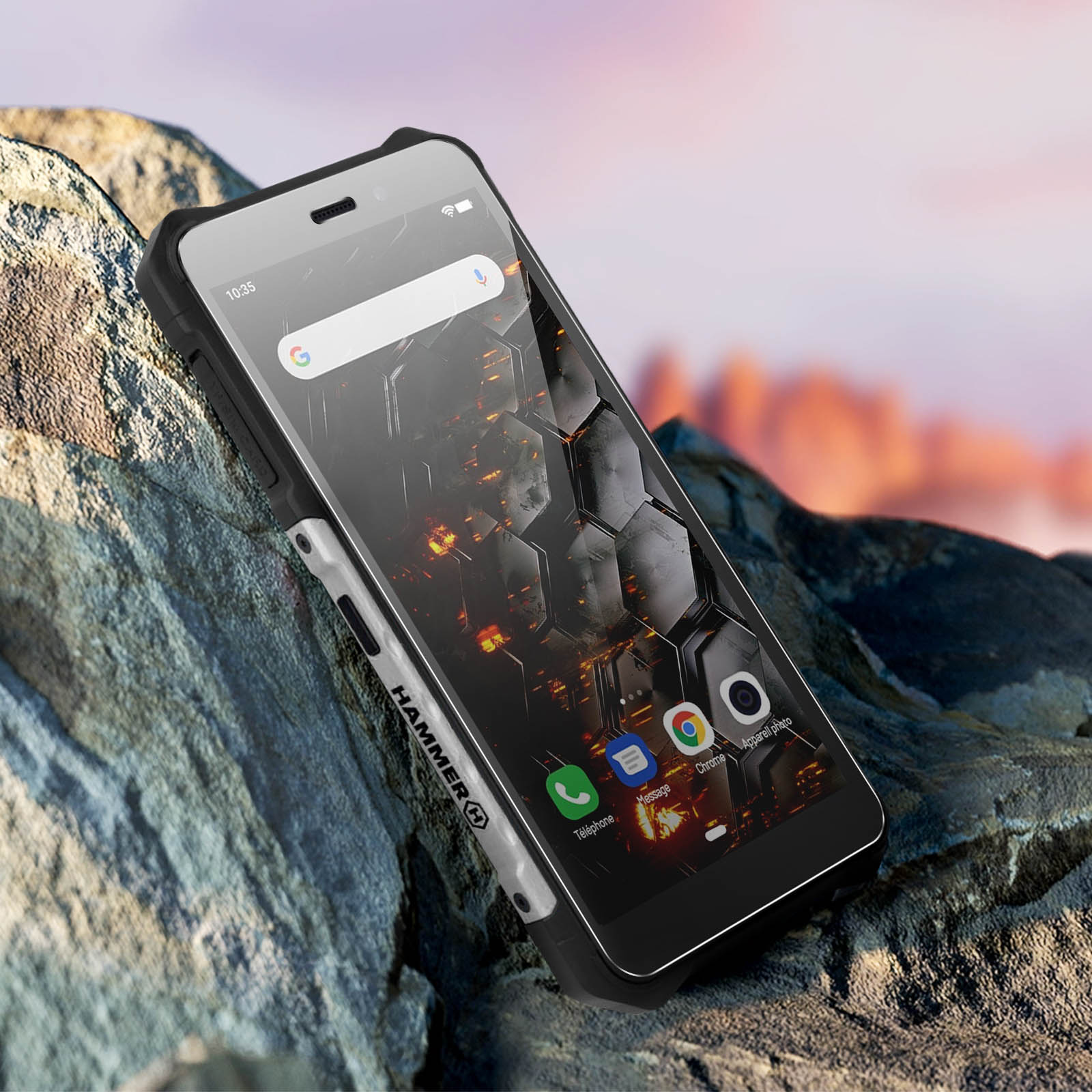 Téléphone HAMMER Iron 3 4G LTE Noir / Argent + Verre Trempé Starter