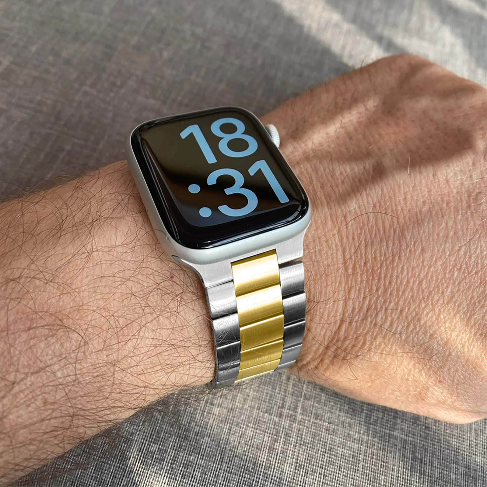 Bracelet Apple Watch Séries 1 à 8 et SE, Silicone Soft touch Design  Matelassé Orange - Français