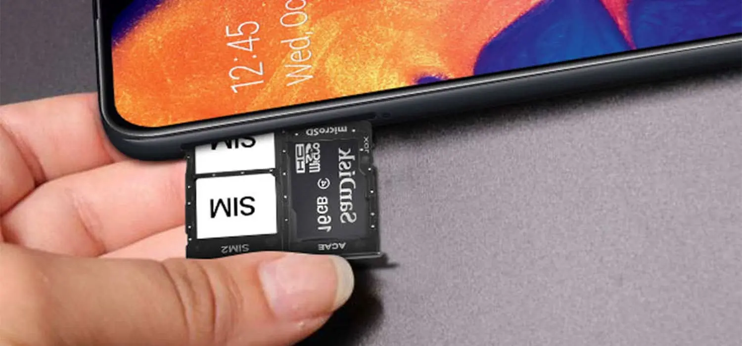 Comment installer une carte mémoire SD dans ton smartphone Samsung