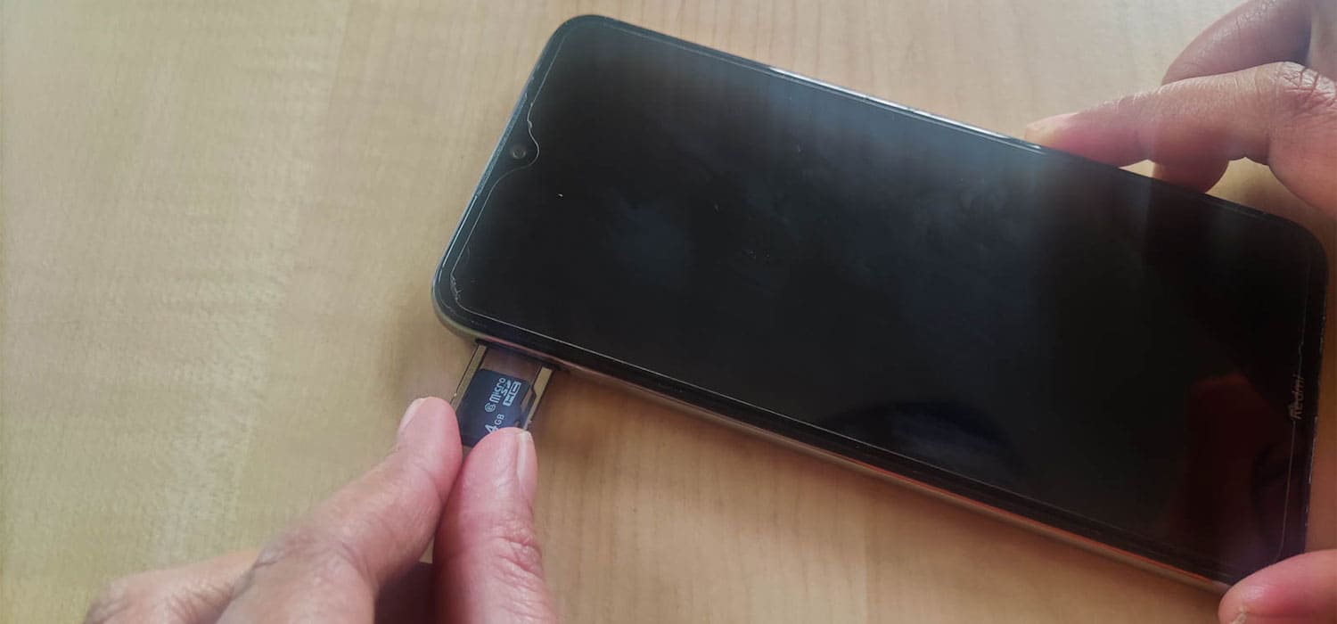 Comment Mettre Une Carte Memoire Dans Un Iphone Comment installer une carte mémoire sur un téléphone ? | Gsm55